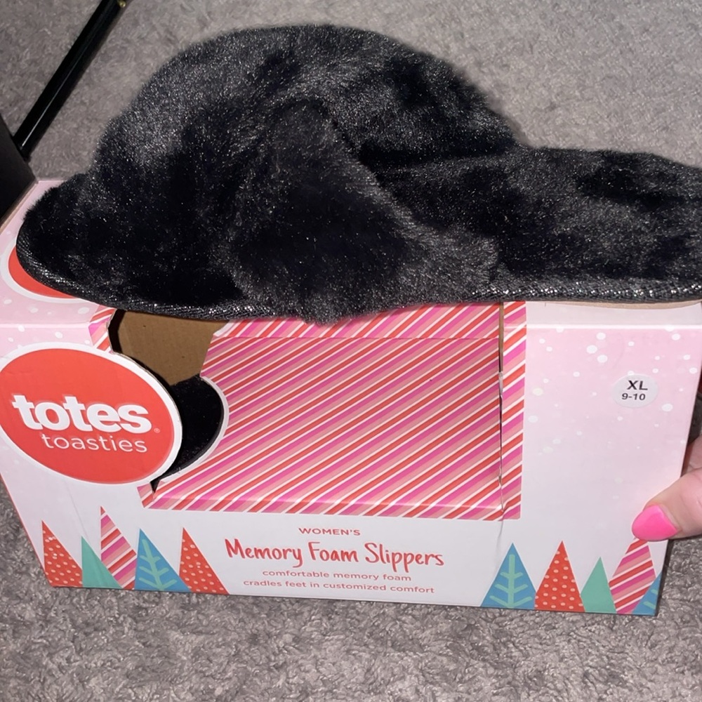 NWT Totes Toasties Women’s Memory Foam Slippers size XL 9 - 10 black slipon cozy - Picture 2 of 6
